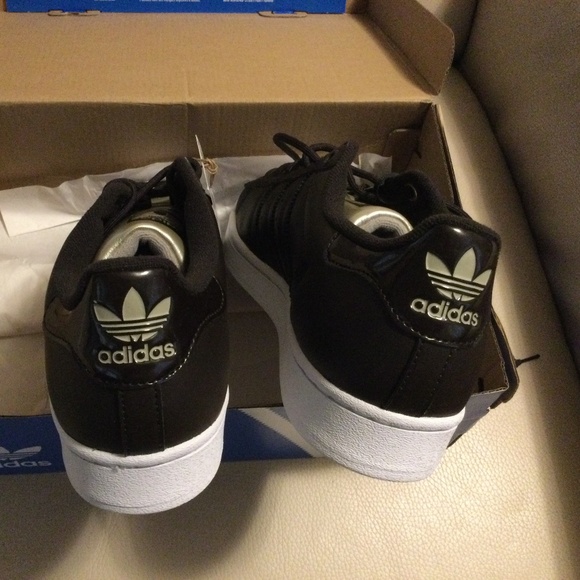 NWB NWT Adidas Superstars Originals GX4360 Brown Gold Size 42 White Shell Clam - Picture 6 of 15